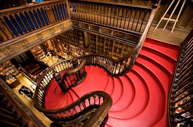 article-2037015-0DDF7A9200000578-849_634x419